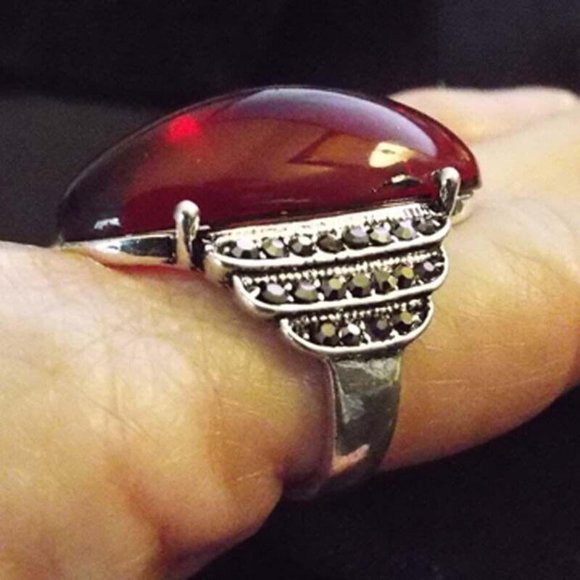 SHOW-OFF MASSIVE RUBY CRYSTAL OVAL CABOCHON MARCASITE SZ. 7 RING 67 - Picture 2 of 3